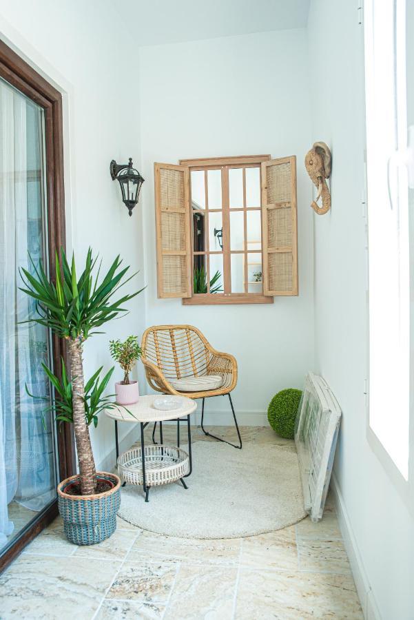 Laura Apartment Puerto Valencia Bagian luar foto