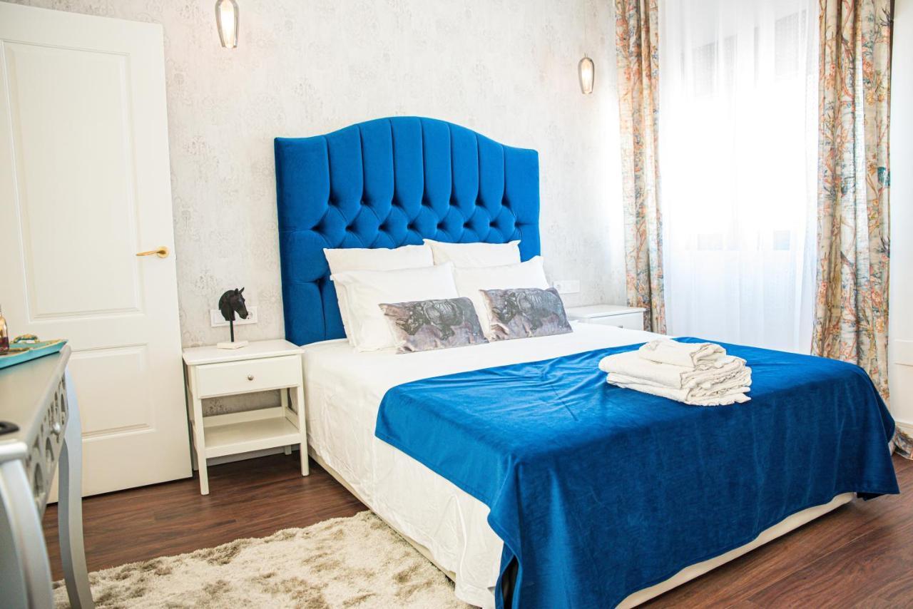 Laura Apartment Puerto Valencia Bagian luar foto