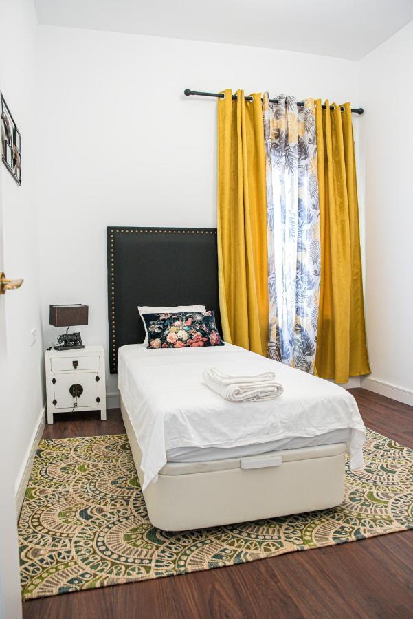 Laura Apartment Puerto Valencia Bagian luar foto