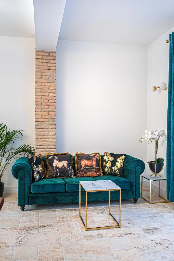 Laura Apartment Puerto Valencia Bagian luar foto